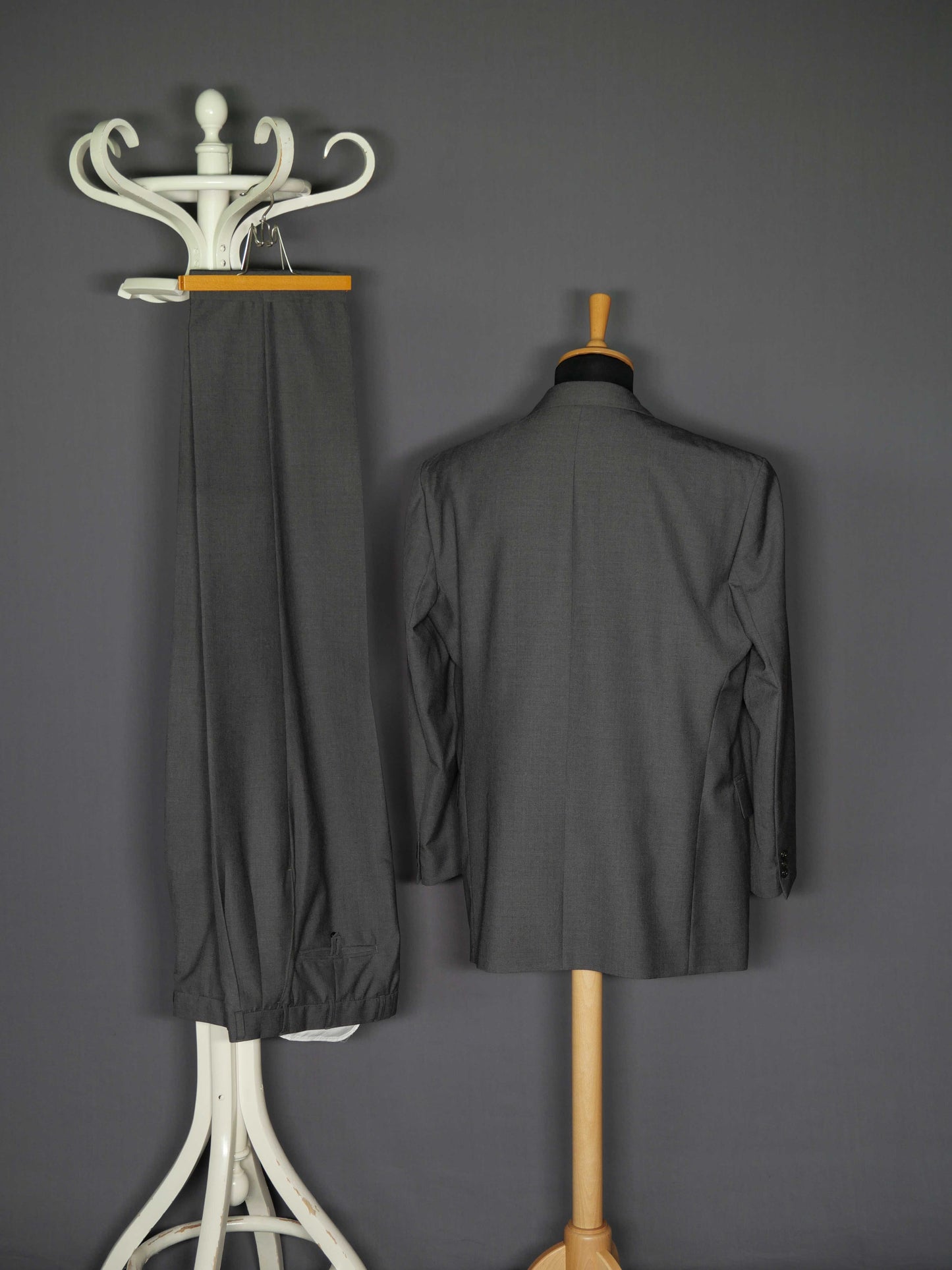 Anzug m. Dreiknopfsakko grau - 52/XL